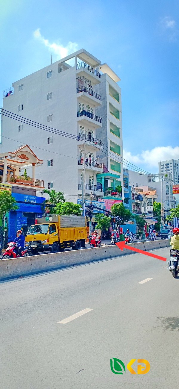 Bán căn hộ dịch vụ mặt tiền đường Huỳnh Tấn Phát quận 7.